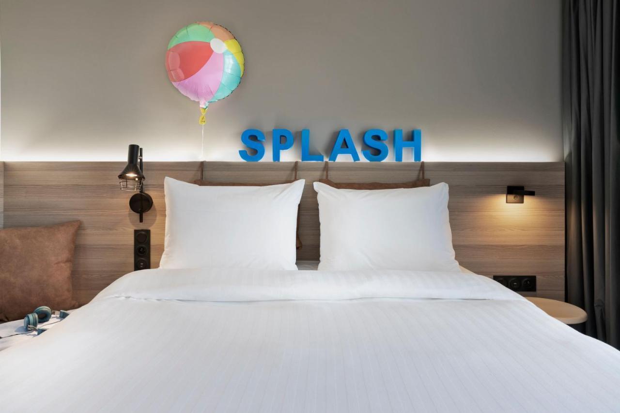 Moxy La Ciotat Hotel Bagian luar foto