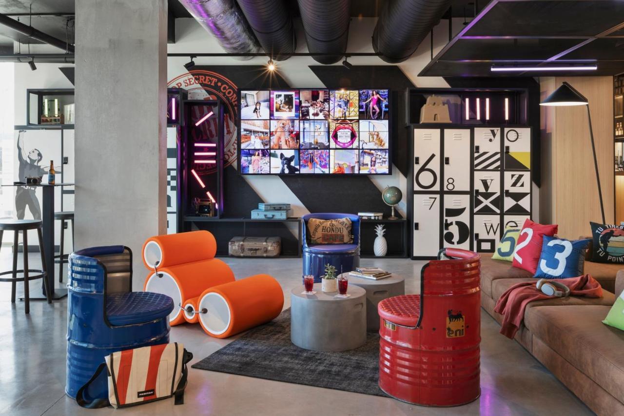 Moxy La Ciotat Hotel Bagian luar foto