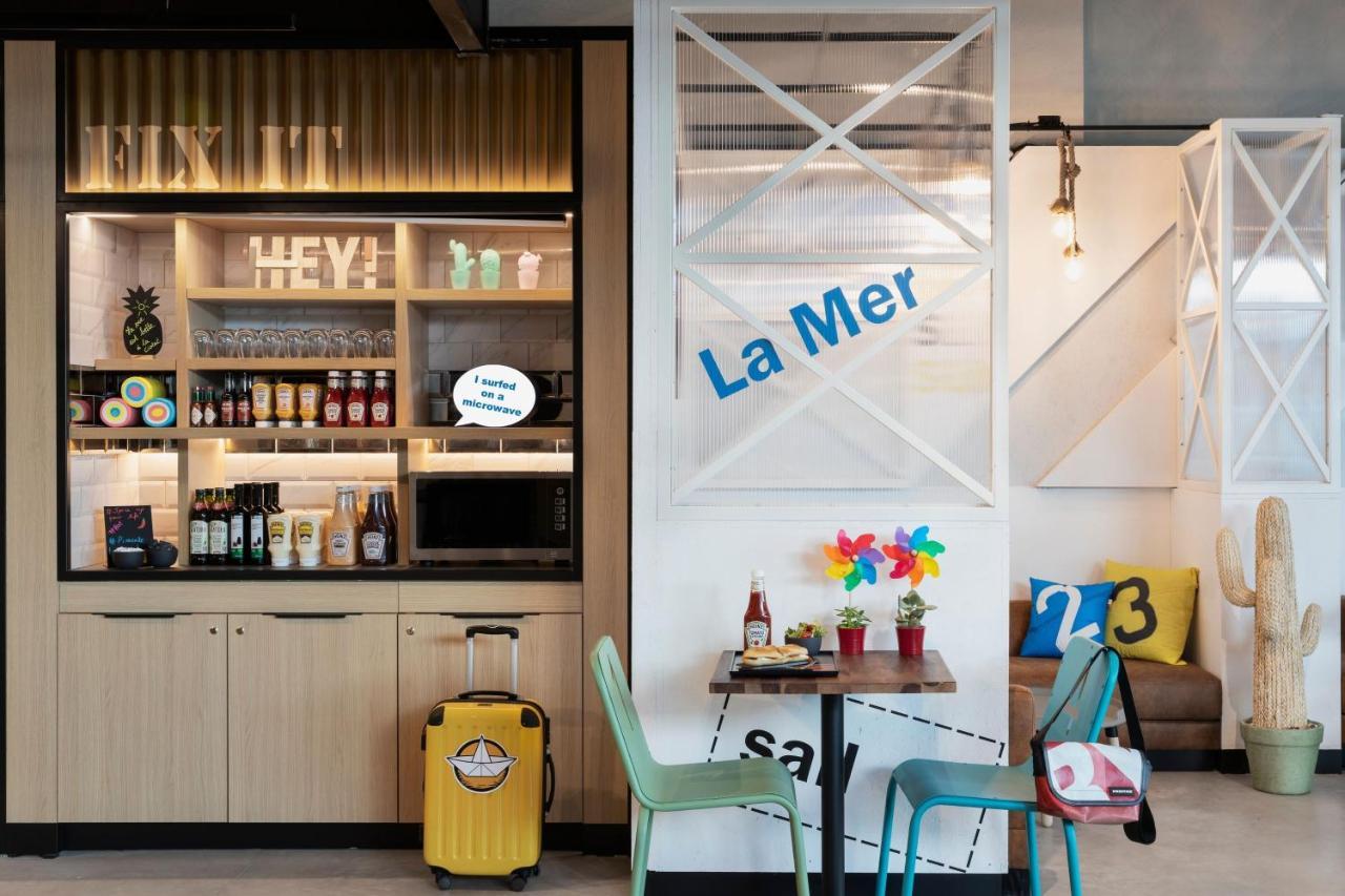 Moxy La Ciotat Hotel Bagian luar foto