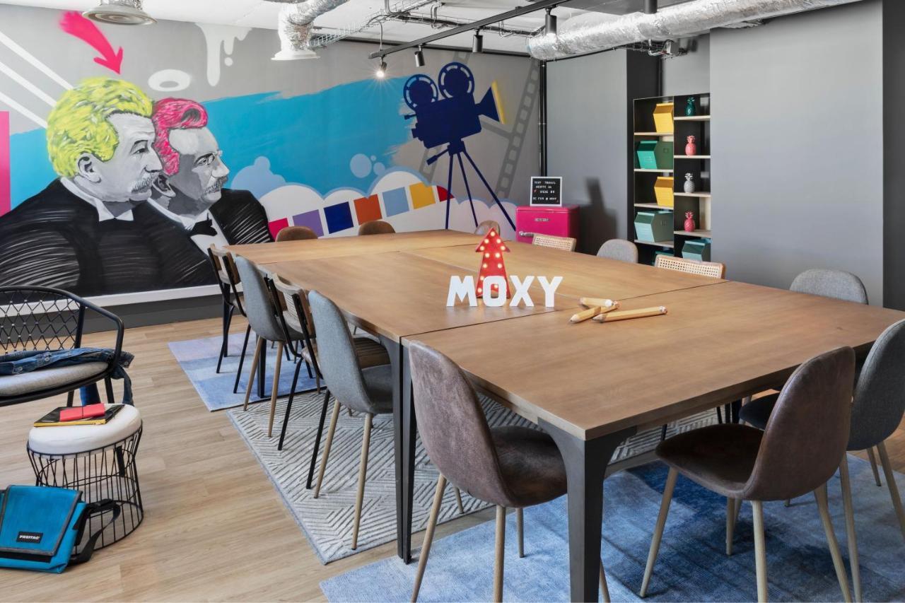 Moxy La Ciotat Hotel Bagian luar foto