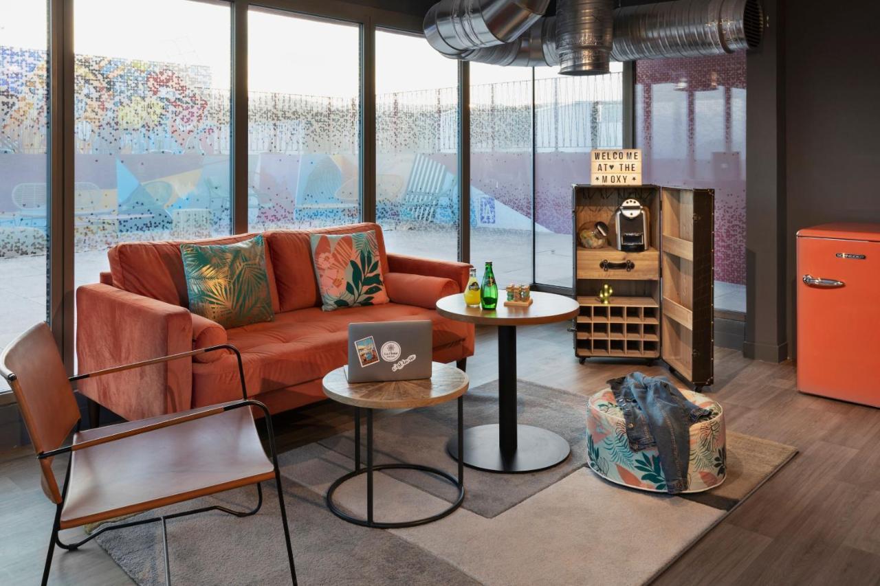 Moxy La Ciotat Hotel Bagian luar foto