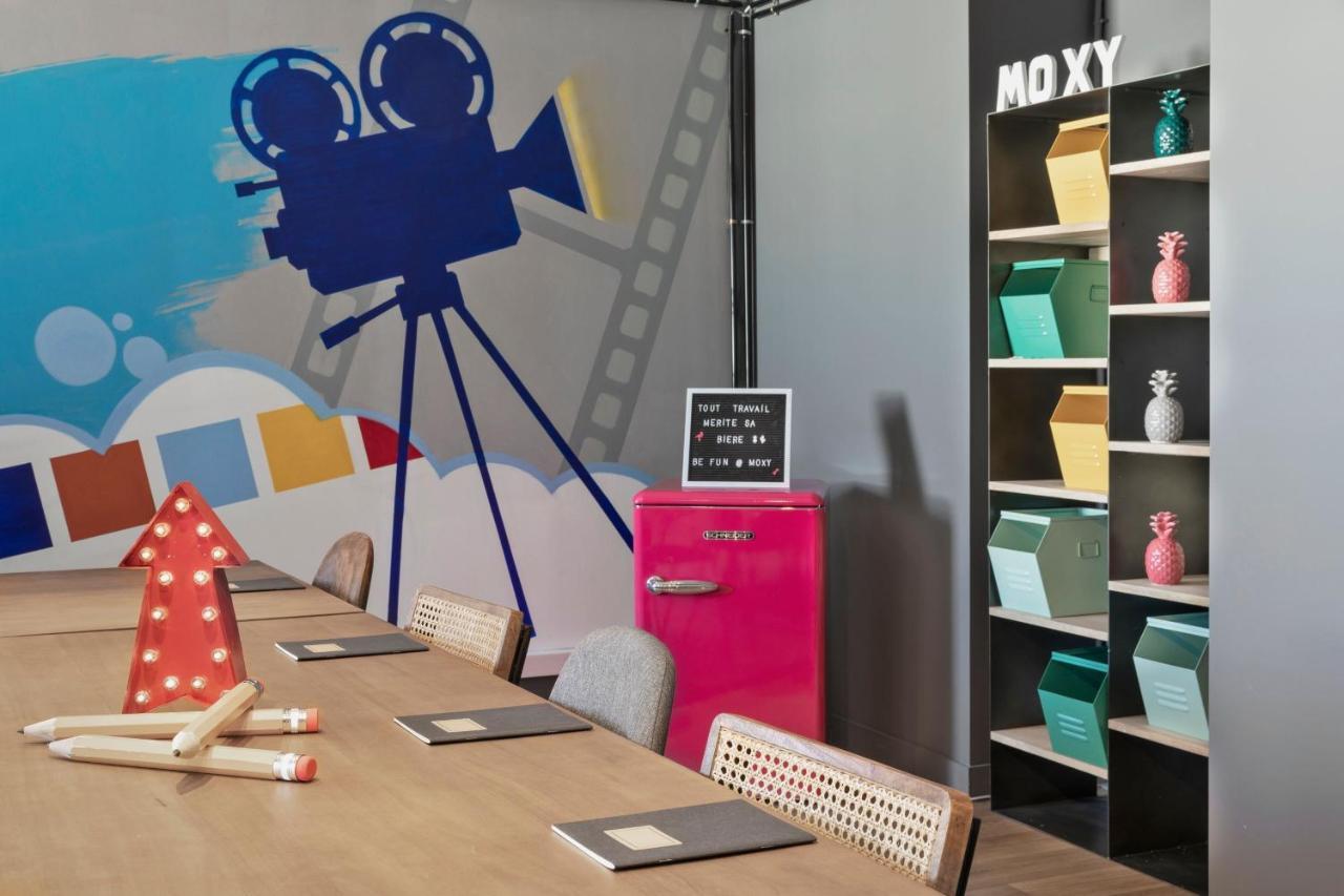 Moxy La Ciotat Hotel Bagian luar foto