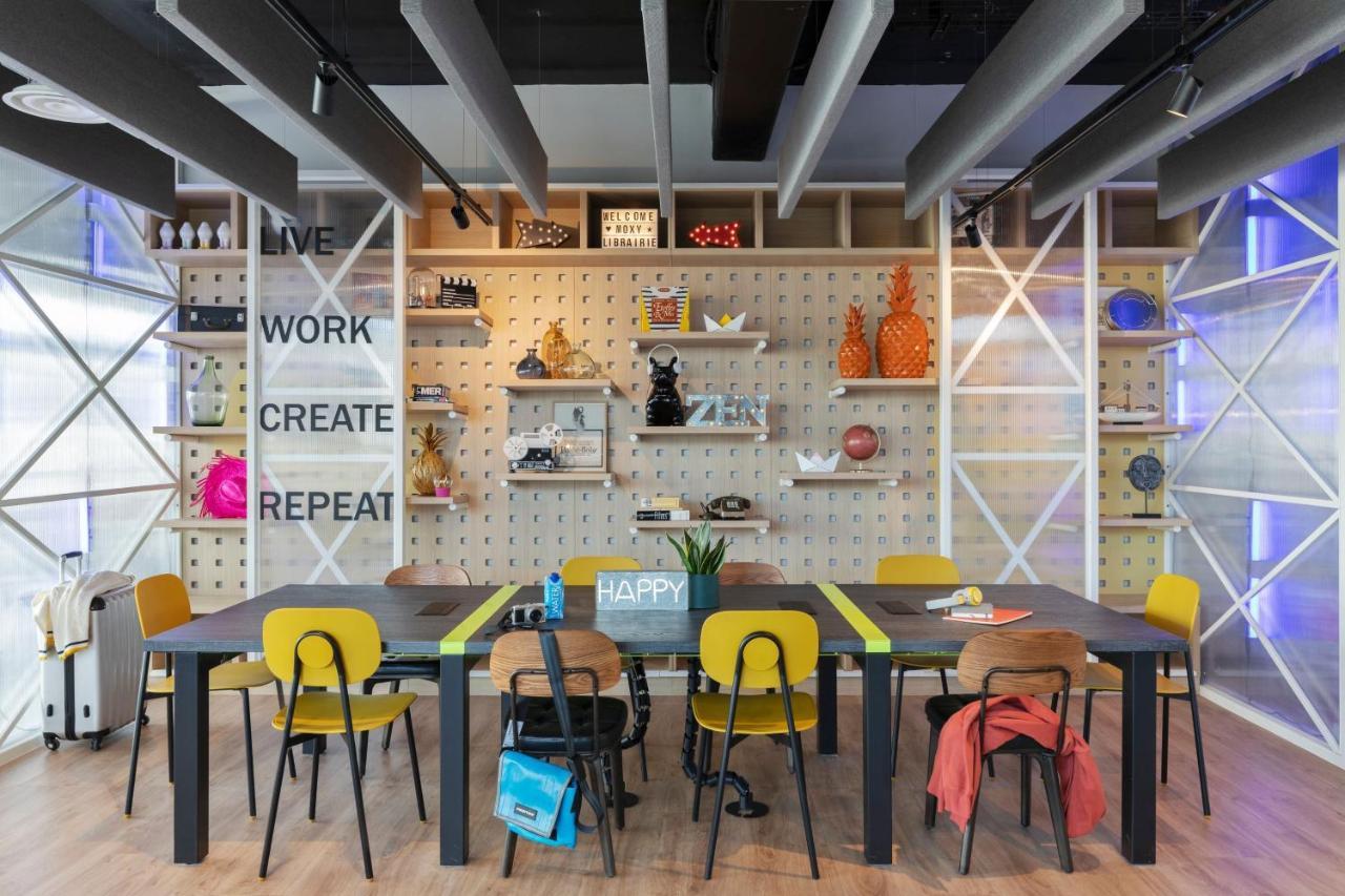 Moxy La Ciotat Hotel Bagian luar foto
