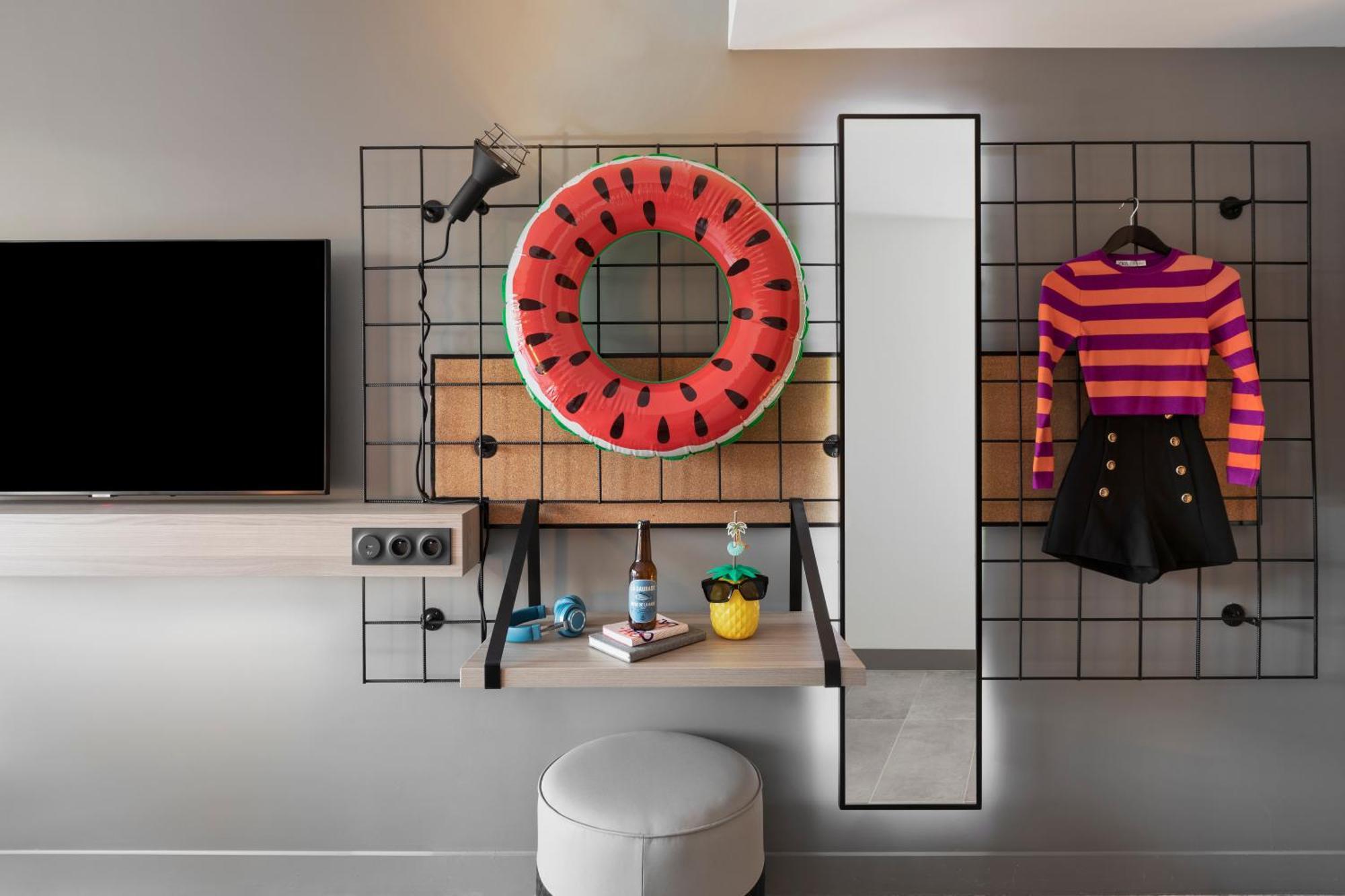 Moxy La Ciotat Hotel Bagian luar foto