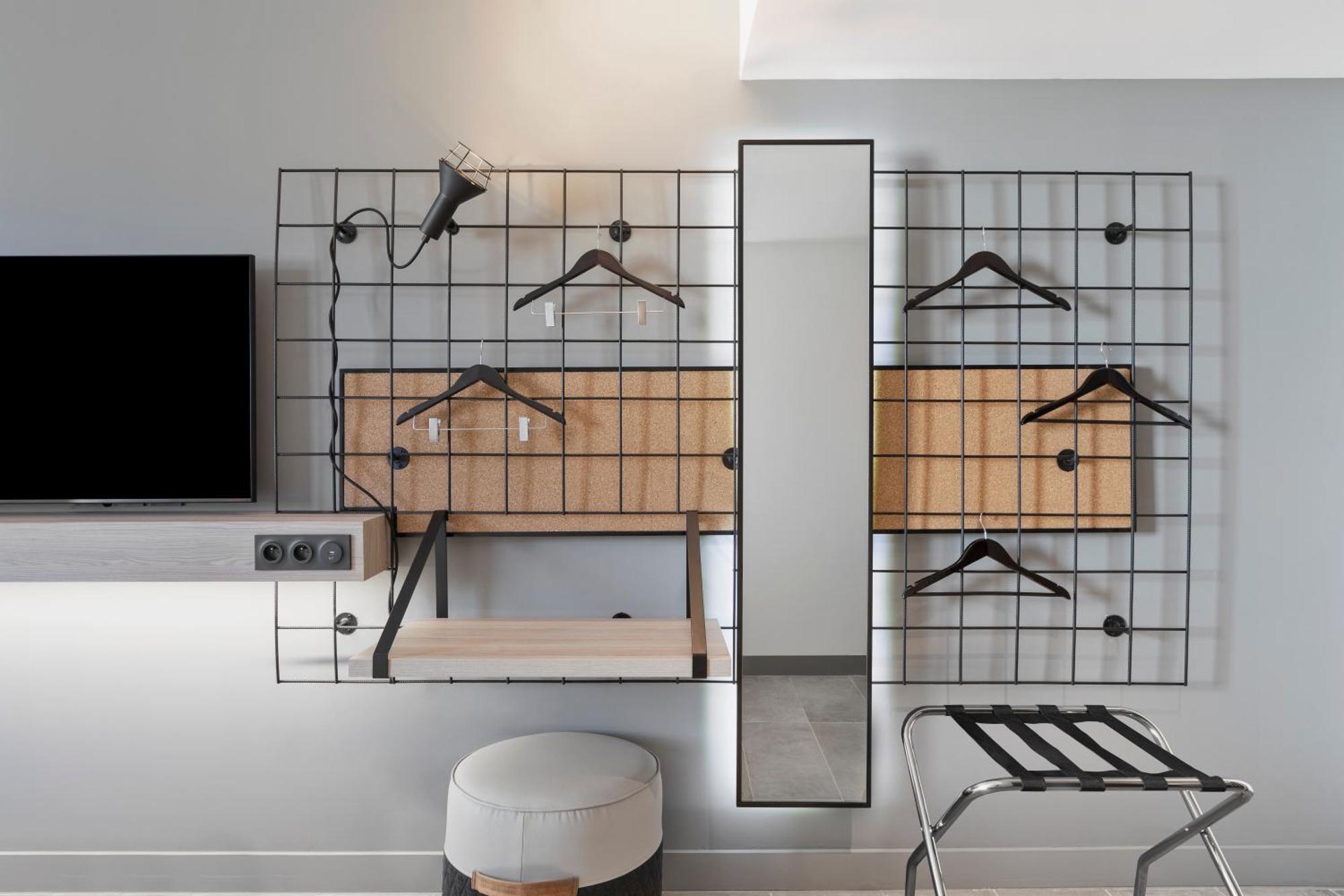 Moxy La Ciotat Hotel Bagian luar foto